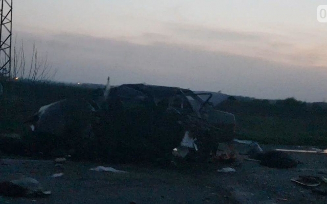 На трассе автомобиль вылетел на встречную полосу и врезался в фуру, водитель сконался на месте ДТП Фото № 1 На трассе автомобиль вылетел на встречную полосу и врезался в фуру, водитель сконался на месте ДТП Фото № 1