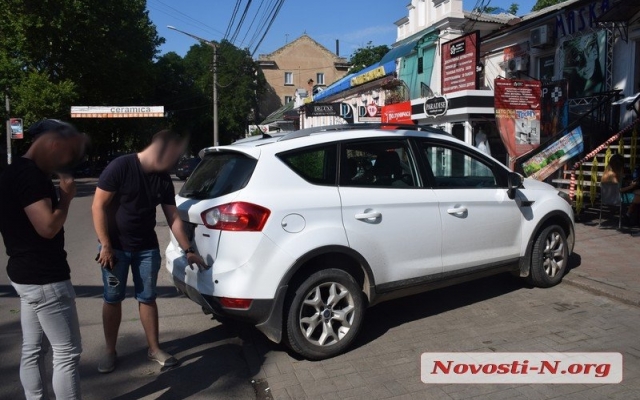 На Московской столкнулись Ford Kuga и Ravon Фото № 1 На Московской столкнулись Ford Kuga и Ravon Фото № 1