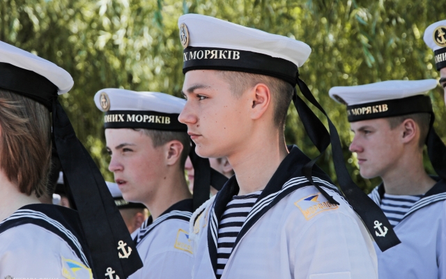 Николаева Александр Сенкевич организовал прогулку на катере для юных моряков Фото № 19 Николаева Александр Сенкевич организовал прогулку на катере для юных моряков Фото № 19