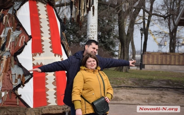 Жители Николаева начали праздновать Масленицу Фото № 3 Жители Николаева начали праздновать Масленицу Фото № 3