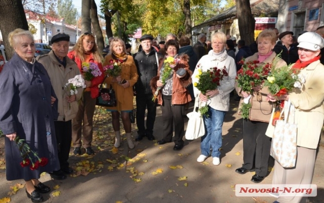 Николаевские «афганцы» возложили цветы к Мемориалу воинам-ольшанцам Фото № 2 Николаевские «афганцы» возложили цветы к Мемориалу воинам-ольшанцам Фото № 2