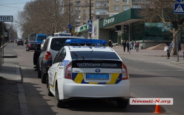 На Центральном проспекте произошла авария, образовалась автомобильная пробка Фото № 4 На Центральном проспекте произошла авария, образовалась автомобильная пробка Фото № 4