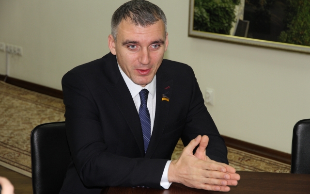 Сенкевич заявил, что не боится недоверия: Если уходить, то всем Фото № 0 Сенкевич заявил, что не боится недоверия: Если уходить, то всем Фото № 0