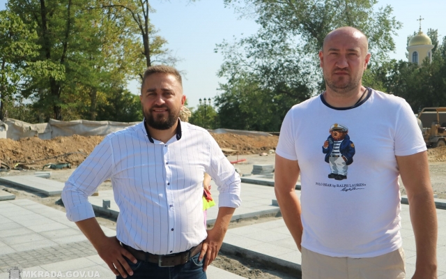 Уже в октябре на Соборной площади в Николаеве будет 102 новых дерева, два фонтана и два вида скамеек Фото № 9 Уже в октябре на Соборной площади в Николаеве будет 102 новых дерева, два фонтана и два вида скамеек Фото № 9