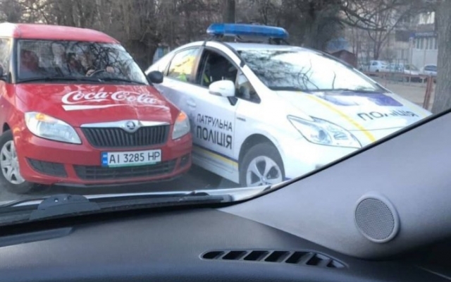 В Николаеве произошли две аварии с участием патрульных автомобилей Toyota Prius Фото № 2 В Николаеве произошли две аварии с участием патрульных автомобилей Toyota Prius Фото № 2