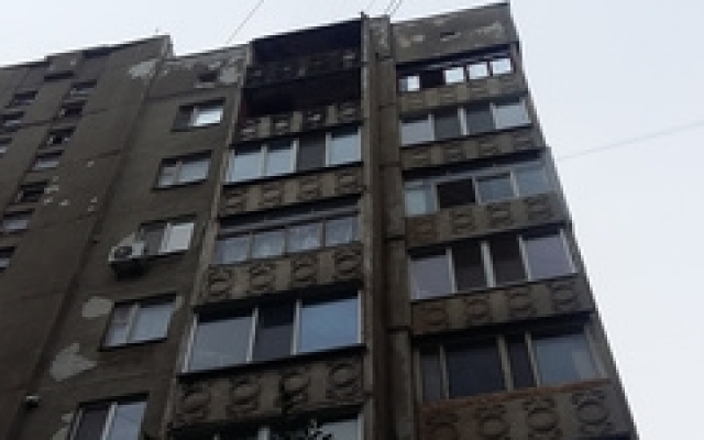В Николаеве спасатели сняли с козырька балкона на 9 этаже кошку, просидевшую там трое суток Фото № 1 В Николаеве спасатели сняли с козырька балкона на 9 этаже кошку, просидевшую там трое суток Фото № 1