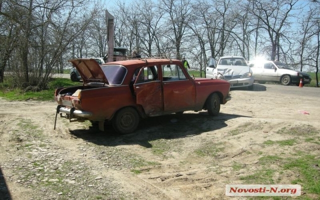 В районе дачного кооператива «Сады-1» столкнулись два автомобиля, есть пострадавшие Фото № 3 В районе дачного кооператива «Сады-1» столкнулись два автомобиля, есть пострадавшие Фото № 3