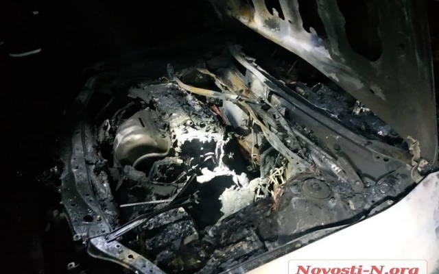 В Николаеве на платной парковке сгорел автомобиль Toyota Camry Фото № 8 В Николаеве на платной парковке сгорел автомобиль Toyota Camry Фото № 8
