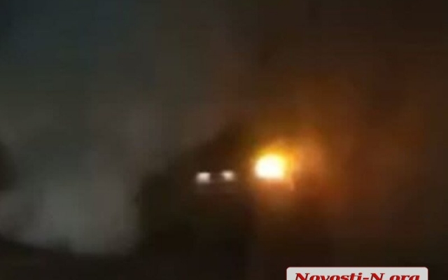 На Олейника по неизвестным причинам загорелся автомобиль и практически полностью сгорел Фото № 1 На Олейника по неизвестным причинам загорелся автомобиль и практически полностью сгорел Фото № 1