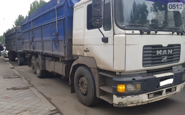 На Пушкинской был остановлен грузовой автомобиль MAN с техническим неисправностями Фото № 3 На Пушкинской был остановлен грузовой автомобиль MAN с техническим неисправностями Фото № 3