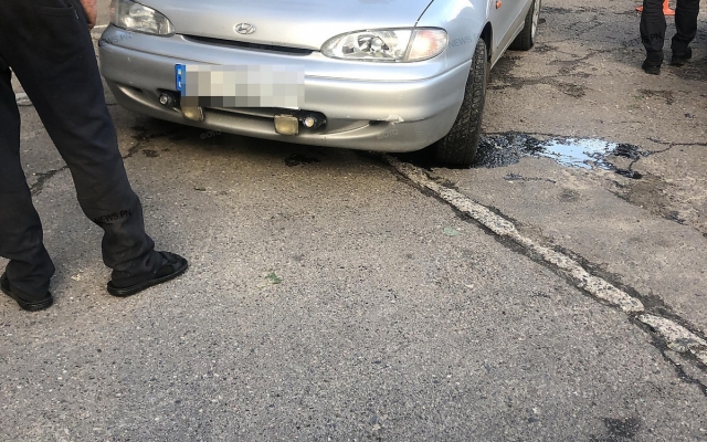 Пьяный водитель едва не сотворил ужасное ДТП, чуть было не врезавшись в людей Фото № 2 Пьяный водитель едва не сотворил ужасное ДТП, чуть было не врезавшись в людей Фото № 2