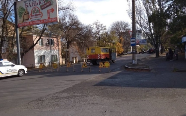 В Николаеве перекрыта дорога на Херсонское шоссе: ведутся ремонтные работы, образовалась большая автопробка Фото № 1 В Николаеве перекрыта дорога на Херсонское шоссе: ведутся ремонтные работы, образовалась большая автопробка Фото № 1