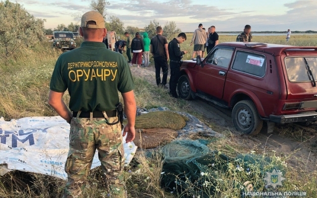 Сотрудники заповедного полуострова Кинбурнская коса незаконно вылавливали креветку в промышленных масштабах Фото № 4 Сотрудники заповедного полуострова Кинбурнская коса незаконно вылавливали креветку в промышленных масштабах Фото № 4
