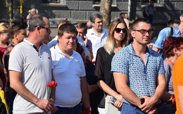 В Николаеве горожане отметили День памяти и скорби Фото № 3 В Николаеве горожане отметили День памяти и скорби Фото № 3