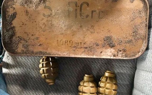 Мужчину-торговца взрывчаткой и боеприпасами задержала полиция Фото № 2 Мужчину-торговца взрывчаткой и боеприпасами задержала полиция Фото № 2
