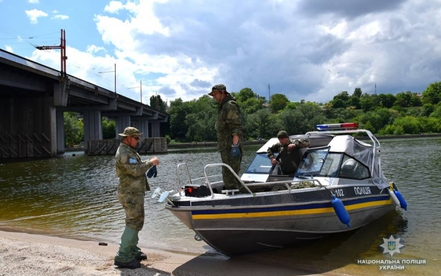 Правоохранители в водоемах Николаева и Николаевской области обнаружили браконьерские орудия лова Фото № 1 Правоохранители в водоемах Николаева и Николаевской области обнаружили браконьерские орудия лова Фото № 1