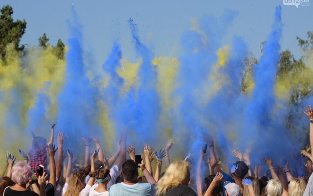 На Ингульском спуске состоялся мега красочный Holi Fest Фото № 19 На Ингульском спуске состоялся мега красочный Holi Fest Фото № 19