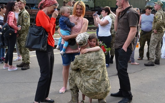 В Первомайске встречали Героев, служивших три года в зоне АТО Фото № 20 В Первомайске встречали Героев, служивших три года в зоне АТО Фото № 20