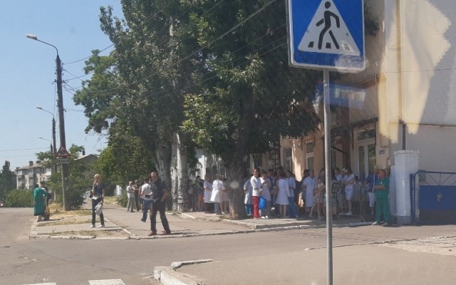 Правоохранители проверяют информацию о минировании всех больниц Николаева Фото № 0 Правоохранители проверяют информацию о минировании всех больниц Николаева Фото № 0