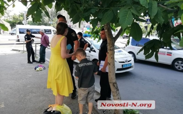 В Николаеве задержали грабителя, пытавшегося отобрать у молодой женщины телефон Фото № 2 В Николаеве задержали грабителя, пытавшегося отобрать у молодой женщины телефон Фото № 2