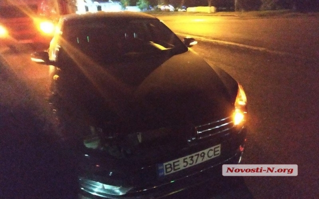 Странная авария или автоподстава: на Богоявленском проспекте иномарка легко врезалась в грузовик, но повреждения серьезные Фото № 2 Странная авария или автоподстава: на Богоявленском проспекте иномарка легко врезалась в грузовик, но повреждения серьезные Фото № 2