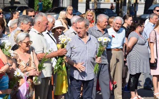 В Николаеве горожане отметили День памяти и скорби Фото № 4 В Николаеве горожане отметили День памяти и скорби Фото № 4