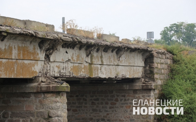 Как выглядит мост в Еланецком районе, дети не могут доехать в школу и рискуют жизнью Фото № 11 Как выглядит мост в Еланецком районе, дети не могут доехать в школу и рискуют жизнью Фото № 11