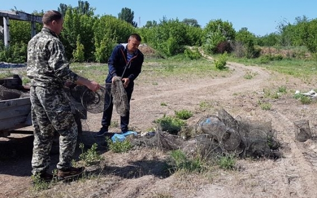 Правоохранители в водоемах Николаева и Николаевской области обнаружили браконьерские орудия лова Фото № 13 Правоохранители в водоемах Николаева и Николаевской области обнаружили браконьерские орудия лова Фото № 13