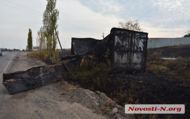 На объездной трассе возле Николаева затруднено движение из-за пожара Фото № 3 На объездной трассе возле Николаева затруднено движение из-за пожара Фото № 3