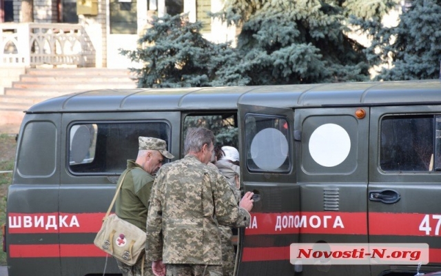 На Большой Морской автомобиль сбил школьницу, пострадавшую на «скорой» госпитализировали в больницу Фото № 6 На Большой Морской автомобиль сбил школьницу, пострадавшую на «скорой» госпитализировали в больницу Фото № 6