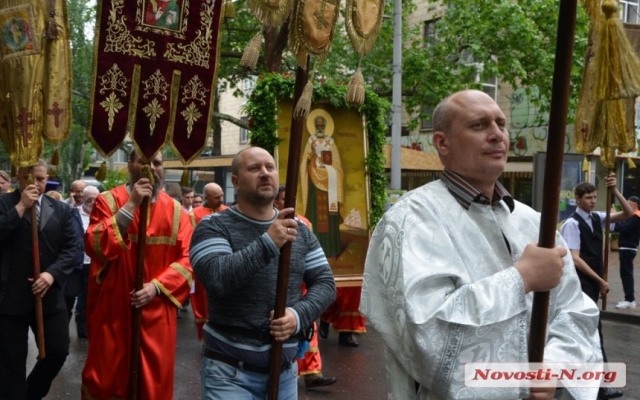 В Николаеве отметили День Святого Николая тройным крестным ходом Фото № 1 В Николаеве отметили День Святого Николая тройным крестным ходом Фото № 1