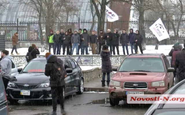Николаевские автомобилисты посвятили свой субботний автопробег олимпийскому чемпиону Александру Абраменко Фото № 2 Николаевские автомобилисты посвятили свой субботний автопробег олимпийскому чемпиону Александру Абраменко Фото № 2