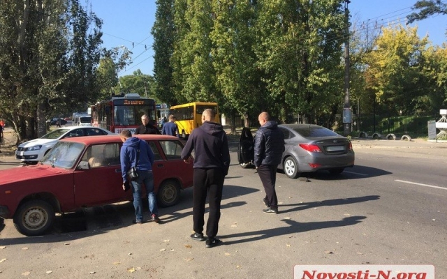 На Курортной авария с пострадавшими, движение в сторону Намыва затруднено Фото № 5 На Курортной авария с пострадавшими, движение в сторону Намыва затруднено Фото № 5
