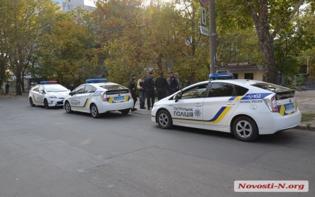 В Николаеве средь бела дня неизвестный украл у мужчины два мобильных телефона Фото № 1 В Николаеве средь бела дня неизвестный украл у мужчины два мобильных телефона Фото № 1