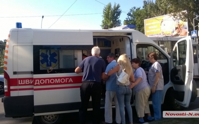 На Центральном проспекте произошла авария, среди пострадавших - ребенок Фото № 0 На Центральном проспекте произошла авария, среди пострадавших - ребенок Фото № 0