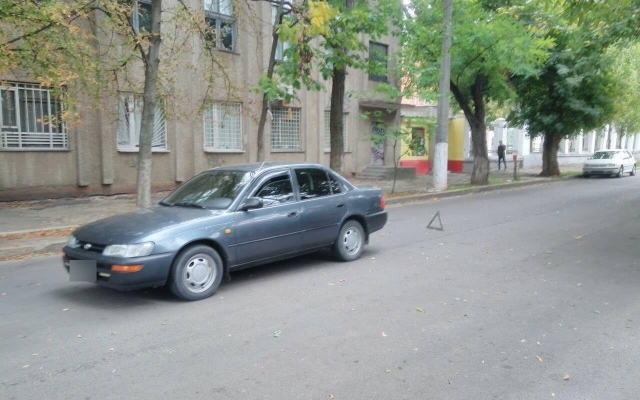 Автомобиль сбил ребенка, перебегавшего дорогу в неположенном месте Фото № 1 Автомобиль сбил ребенка, перебегавшего дорогу в неположенном месте Фото № 1