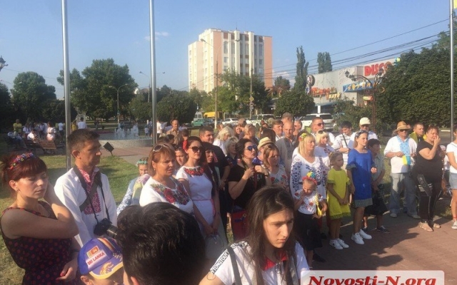 В Николаеве состоялся традиционный марш вышиванок Фото № 1 В Николаеве состоялся традиционный марш вышиванок Фото № 1