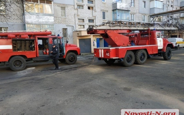 На Ленинградской произошел сильный пожар в многоэтажном жилом доме Фото № 0 На Ленинградской произошел сильный пожар в многоэтажном жилом доме Фото № 0