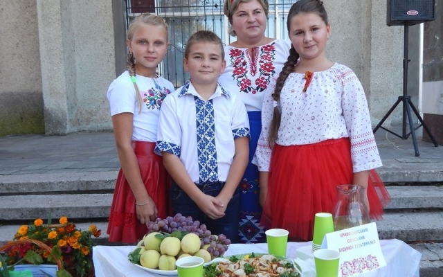 Кривоозерцы отметили День рождения родного города колбасным фестивалем Фото № 0 Кривоозерцы отметили День рождения родного города колбасным фестивалем Фото № 0