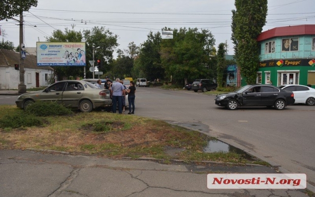 В аварии на Центральном проспекте пострадал пятилетний ребенок Фото № 12 В аварии на Центральном проспекте пострадал пятилетний ребенок Фото № 12