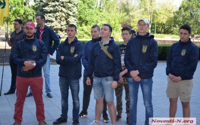 Представители шести партий митингуют под зданием Николаевой облгосадминистрации, требуя выборы по «открытым спискам» Фото № 8 Представители шести партий митингуют под зданием Николаевой облгосадминистрации, требуя выборы по «открытым спискам» Фото № 8