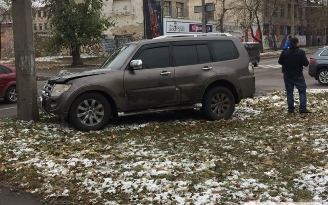 На Центральном проспекте авария, пострадал маленький ребенок Фото № 6 На Центральном проспекте авария, пострадал маленький ребенок Фото № 6