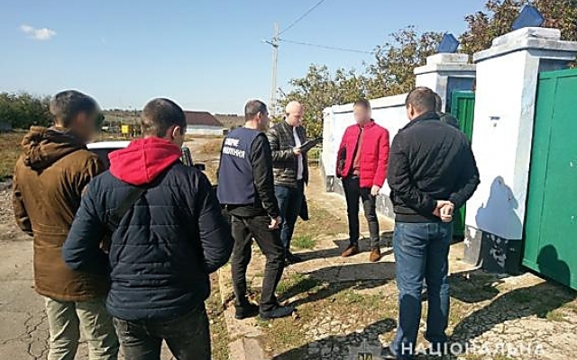 В Николаеве правоохранители задержали мошенника, который планировал незаконно продать квартиру пожилой женщины Фото № 0 В Николаеве правоохранители задержали мошенника, который планировал незаконно продать квартиру пожилой женщины Фото № 0