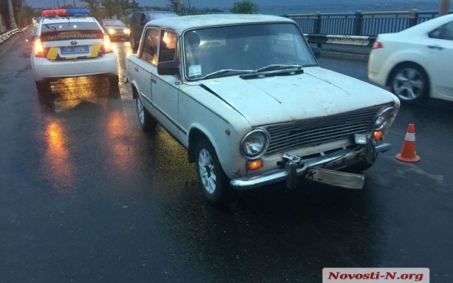 На Варваровском мосту произошла авария, пострадал 10-летний ребенок Фото № 7 На Варваровском мосту произошла авария, пострадал 10-летний ребенок Фото № 7