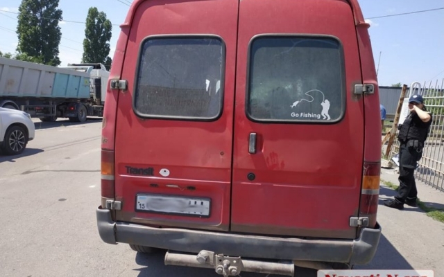 На Кузнечной микроавтобус, двигаясь задним ходом, сбил пожилую женщину Фото № 4 На Кузнечной микроавтобус, двигаясь задним ходом, сбил пожилую женщину Фото № 4