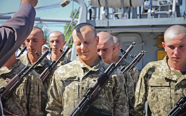 В Николаеве отмечают День Военно-Морских Сил Вооруженных Сил Украины Фото № 65 В Николаеве отмечают День Военно-Морских Сил Вооруженных Сил Украины Фото № 65