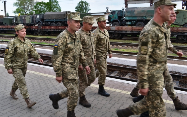 В Первомайске встречали Героев, служивших три года в зоне АТО Фото № 8 В Первомайске встречали Героев, служивших три года в зоне АТО Фото № 8