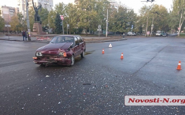 Утренняя авария на Центральном проспекте, пострадал ребенок Фото № 5 Утренняя авария на Центральном проспекте, пострадал ребенок Фото № 5