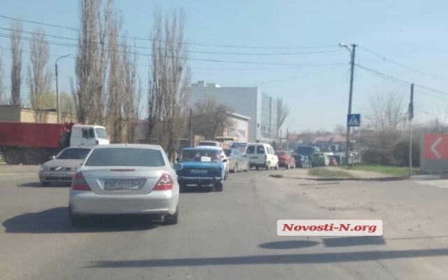 Из-за ремонтных работ на Троицкой большие автомобильные пробки Фото № 4 Из-за ремонтных работ на Троицкой большие автомобильные пробки Фото № 4