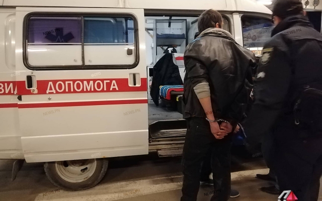 Житель Николаева попался на краже дорогого алкоголя и пытался порезать себе вены Фото № 6 Житель Николаева попался на краже дорогого алкоголя и пытался порезать себе вены Фото № 6